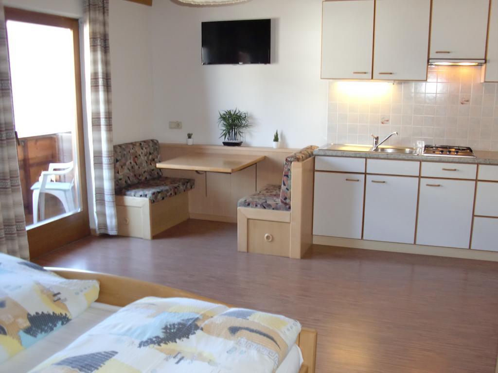Grossstahlhof Mountain & Panorama View Apartment Ahrntal Room photo